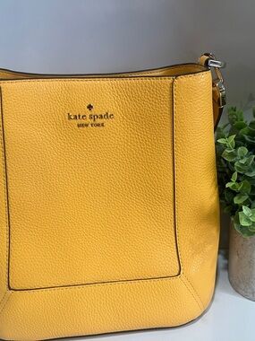 Kate Spade Lena Bucket Bag in Daffodil